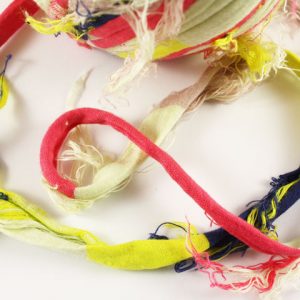 Trapilho au mètre rayé jaune rouge bleu- Bobine, pelote de t-shirt yarn, Hooked, zpagetti, trapillo. Fil de tissu recyclé pour crochet , bijoux, couture , décoration