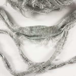 Trapilho au mètre gris argent - Bobine, pelote de t-shirt yarn, Hooked, zpagetti, trapillo. Fil de tissu recyclé pour crochet , bijoux, couture , décoration